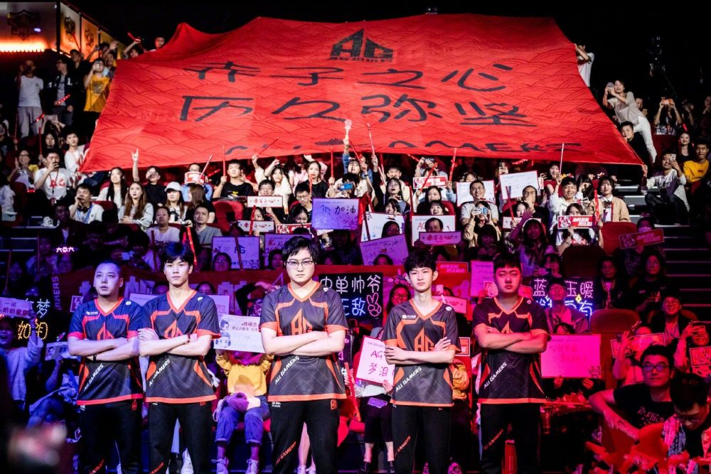 FaZe Clan 与 s1mple 对阵 Liquid 在 IEM Dallas 2025 小组赛中