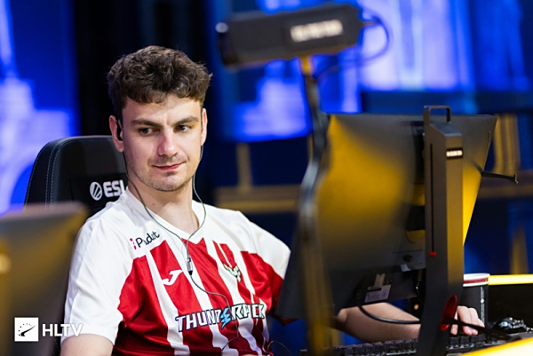 Angel微博发文：没想到今年会以如此无力的一场bo5结束